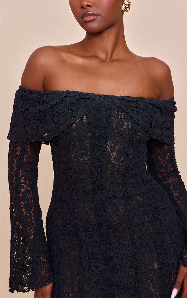 Noir Robe Courte En Dentelle À Épaules Dénudées Et Manches Longues