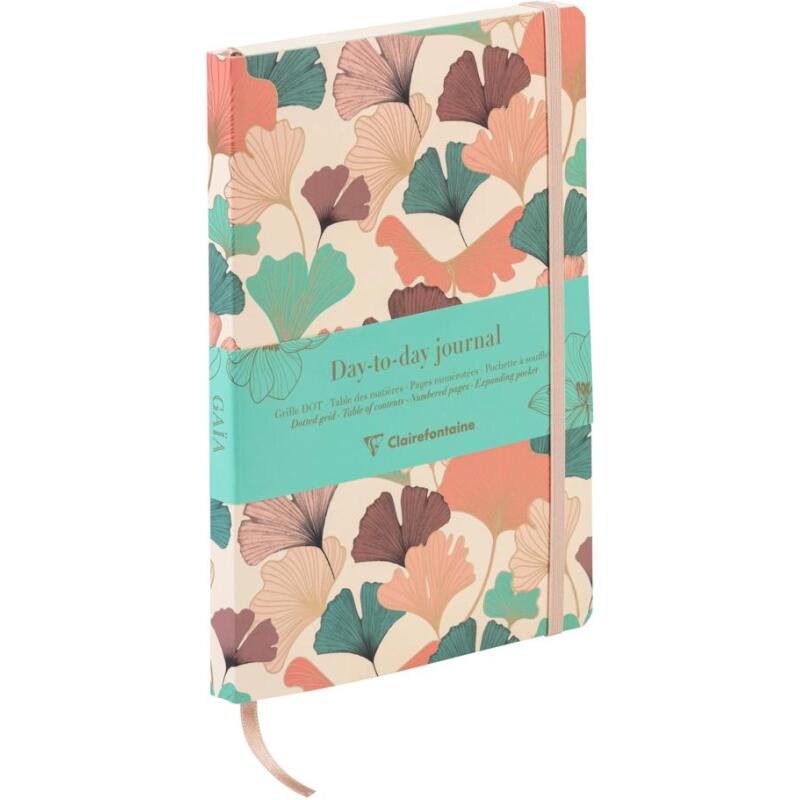 Gaïa beige, DaytoDay journal A5 14,8 x 21 cm, 192 pages, dot, pochette à soufflet au dos, marquepage, fermeture élastique, ass.