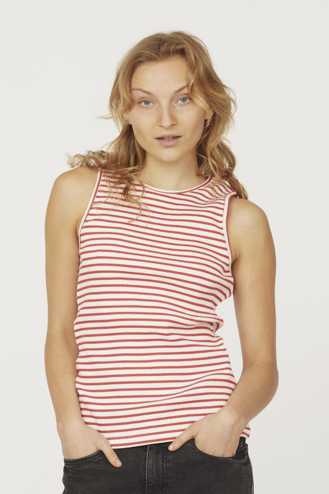Sisters Point Eike-Ta.Str 833 cream strawberry