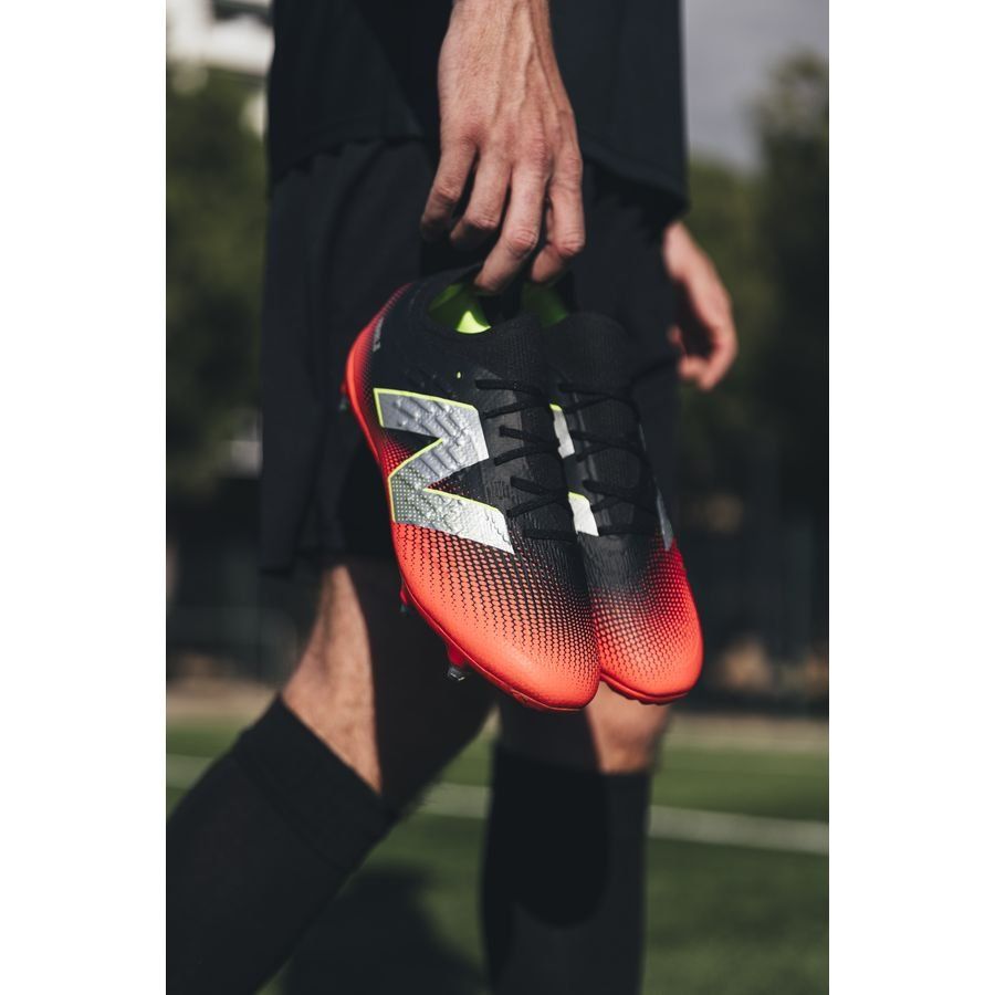 New Balance Tekela V4 Pro Low FG Flash Point - Noir/Rouge/Argenté