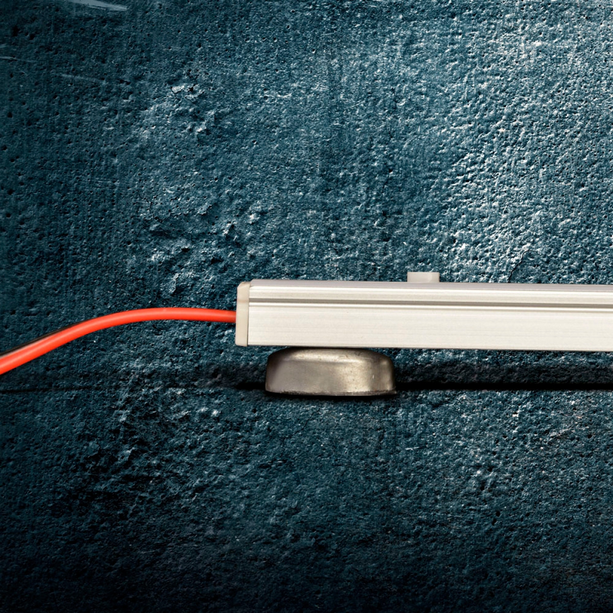 IVT SH 5.653 LED Innenbeleuchtung mit Magnet 12 V  3 W 305 mm