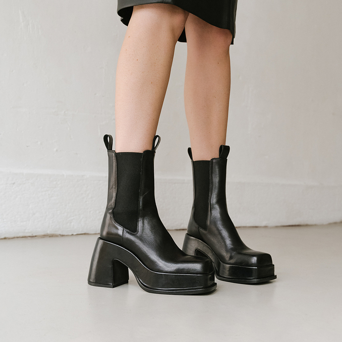 Boots à plateformes, bouts carrés et éla...  en cuir noir