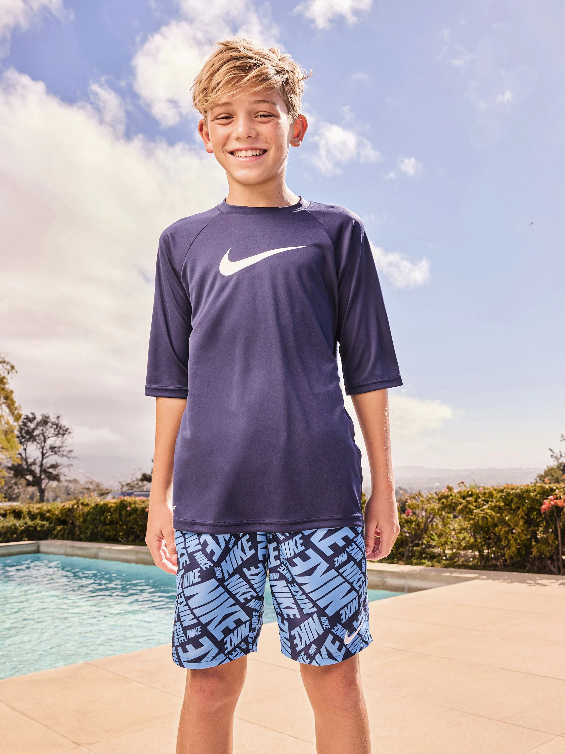 Marineblauw - Nike Hydroguard zonbeschermend surfshirt met korte mouwen