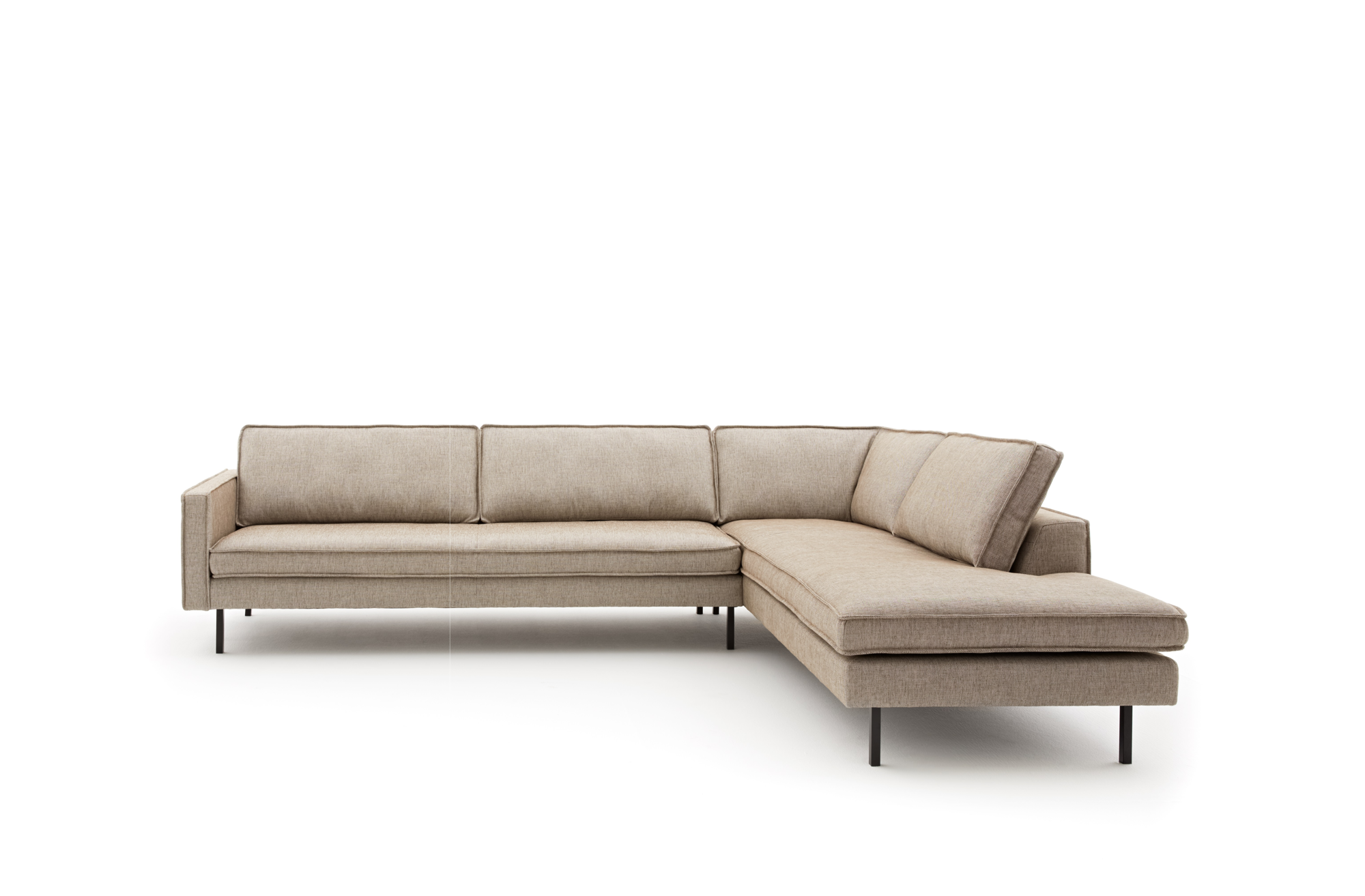 Loods 5 Design hoekbank Slimm Stof Outside rechts Combi rechts: 3 zits arm links + 2,5 zits met hocker Rechts | Stof: Solution Lightbrown 115 | Frame: Zwart