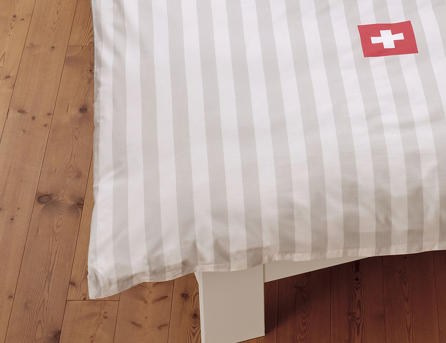 Bettwäsche mit Schweizer Chalet und Bergwelt