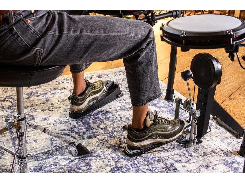 Alesis E-Drum Nitro Max Kit 8-teiliges E-Drum Komplettset