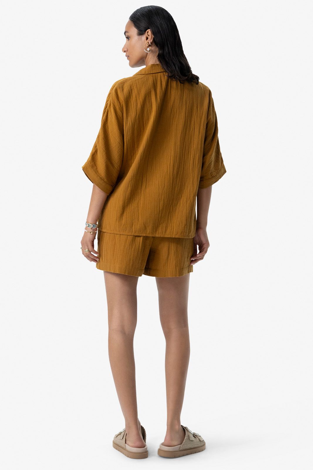 Goudbruine mousseline shorts