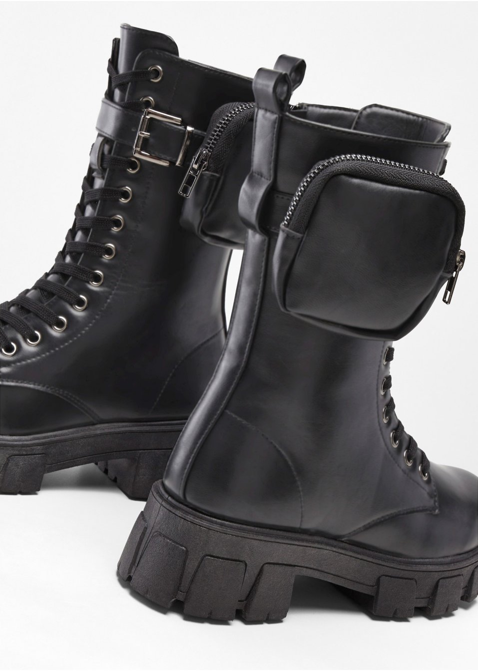 Bottes à lacets