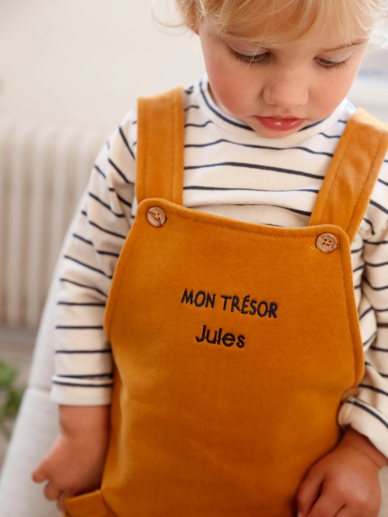 Conjunto de camiseta e jardineira de tecido atoalhado personalizável para bebê, marrom médio liso