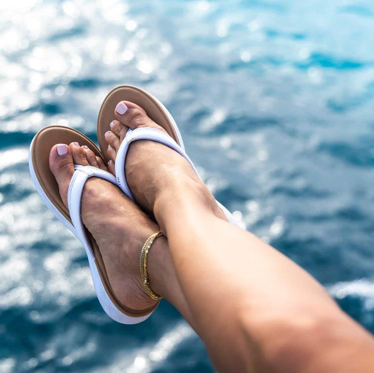Reef Women Cushion Cloud Teenslippers