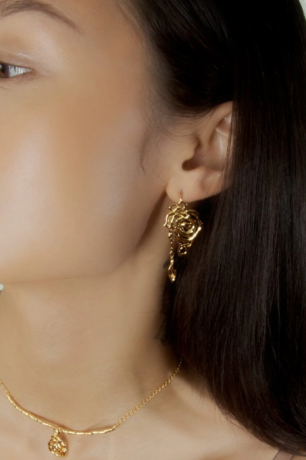 Jane Kønig Rose Earring with leaf drop