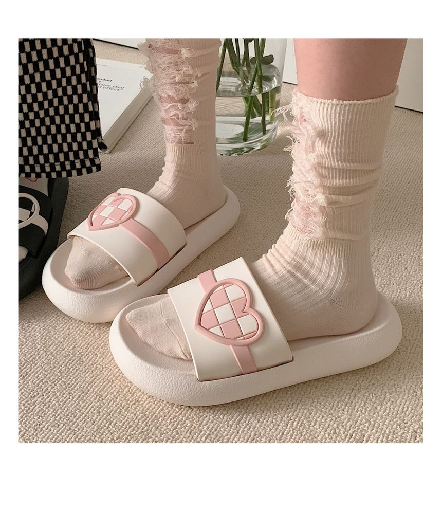 ZORI - Check Heart Slippers