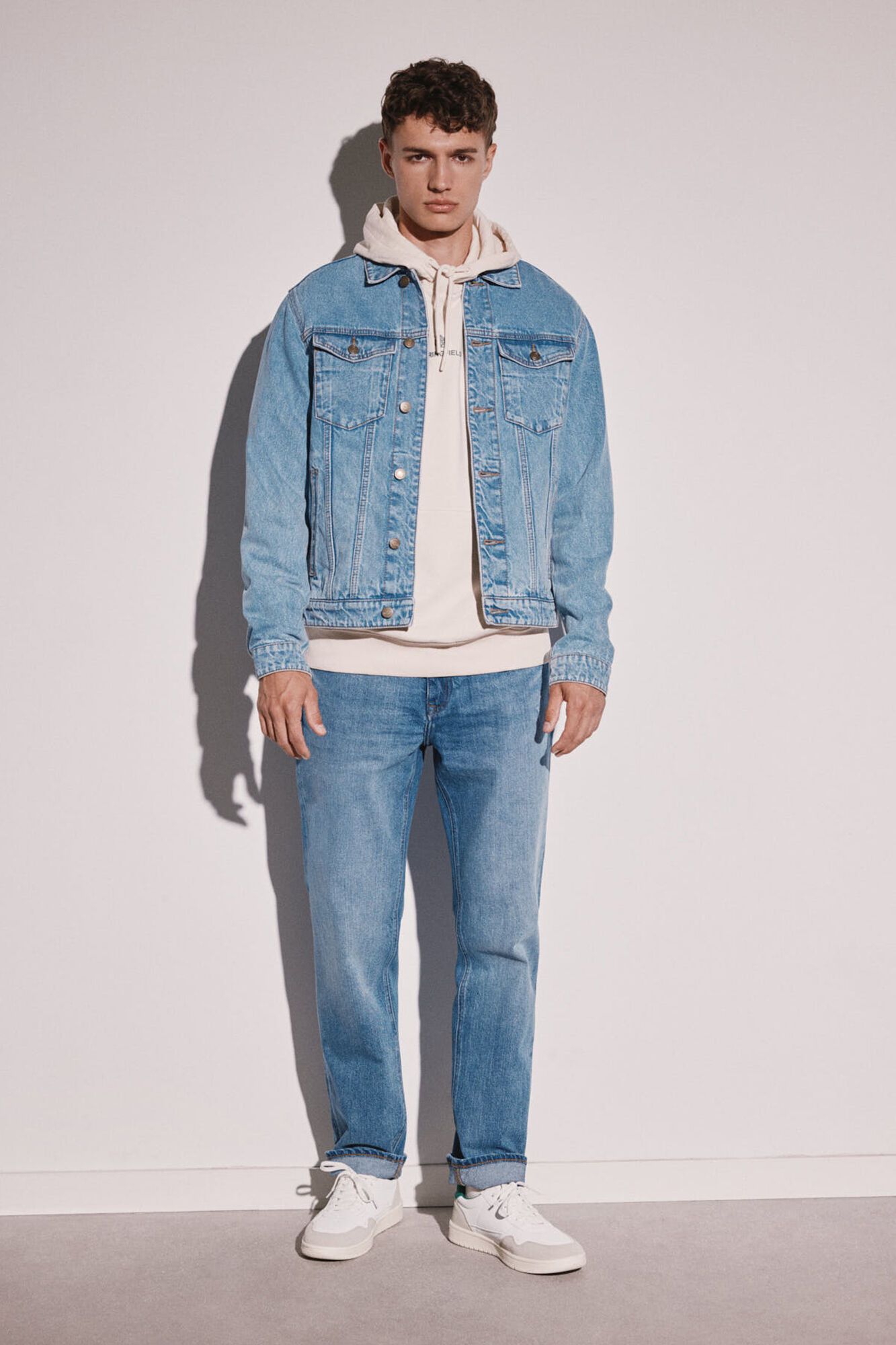 Calça jeans normal, lavagem média escura