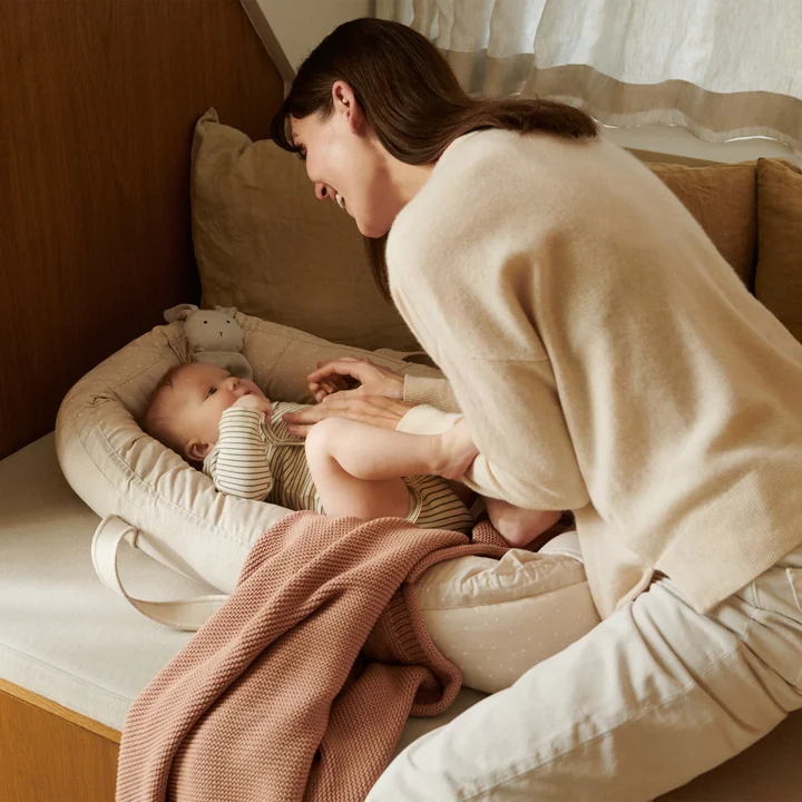 LIEWOOD - Gro Babynest / -trage, Fleece, sandy