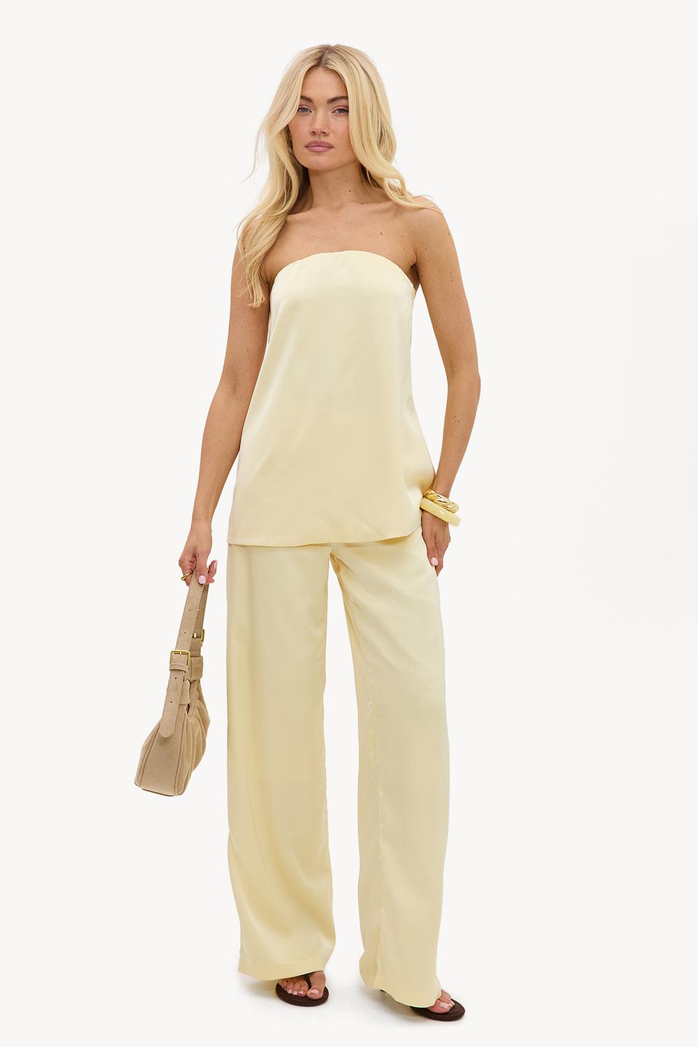 A FLORAL AWAKENING - LIGHT YELLOW