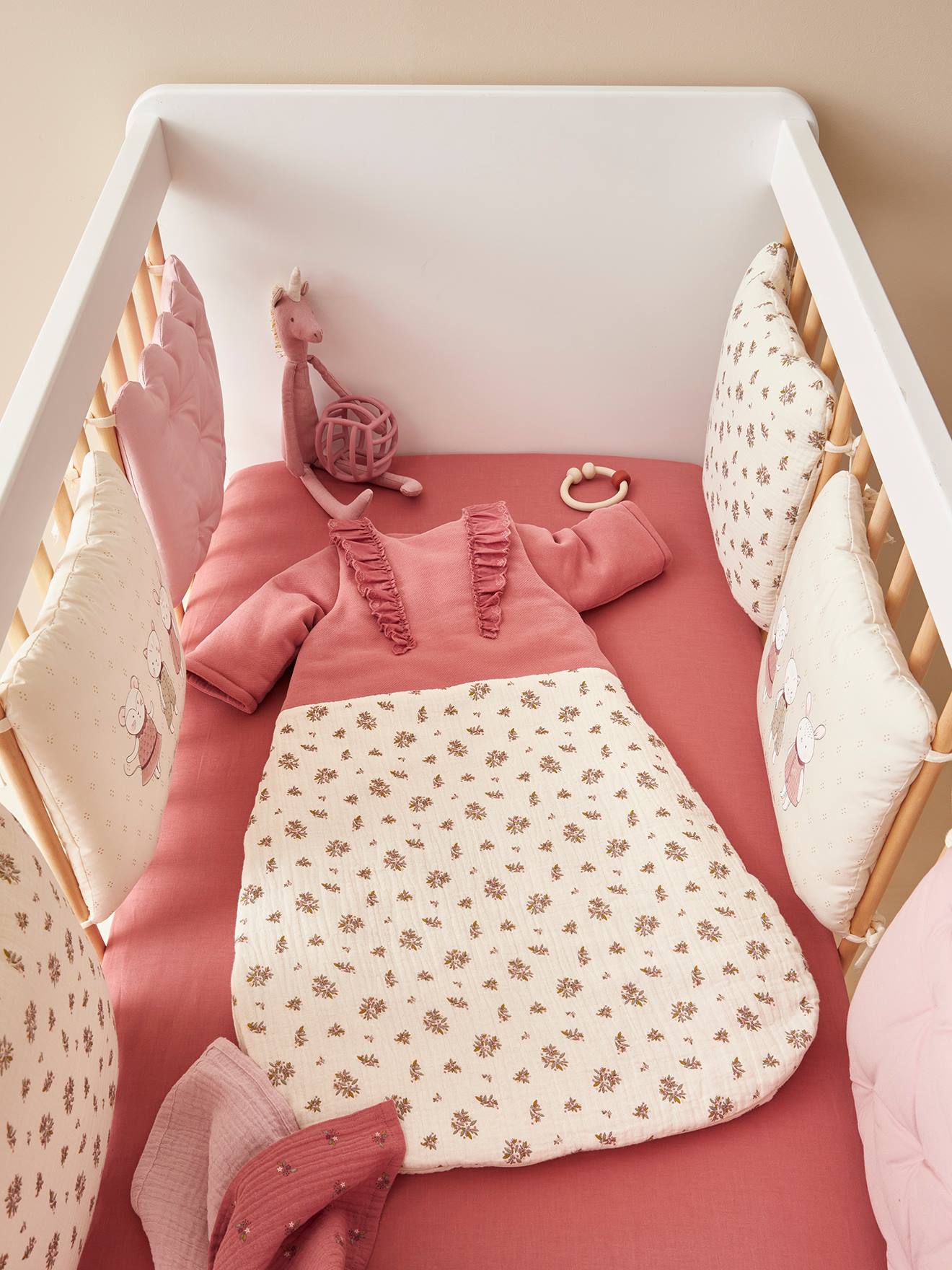 Protetor de cama modular/cercadinho Loft bege claro liso com motivos