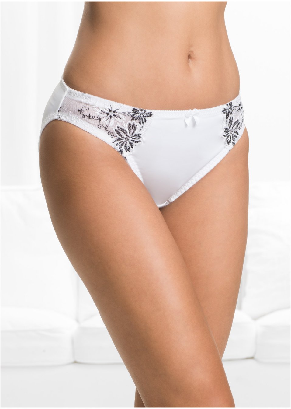 Lot de 2 slips avec broderie