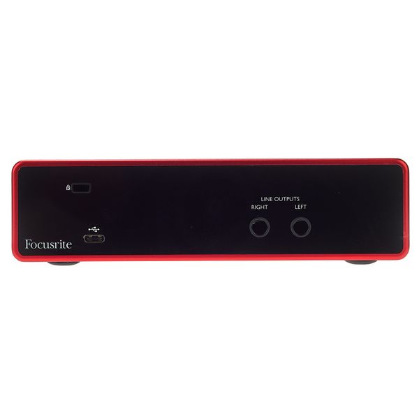 Focusrite Scarlett 2i2 3rd Mic Bundle