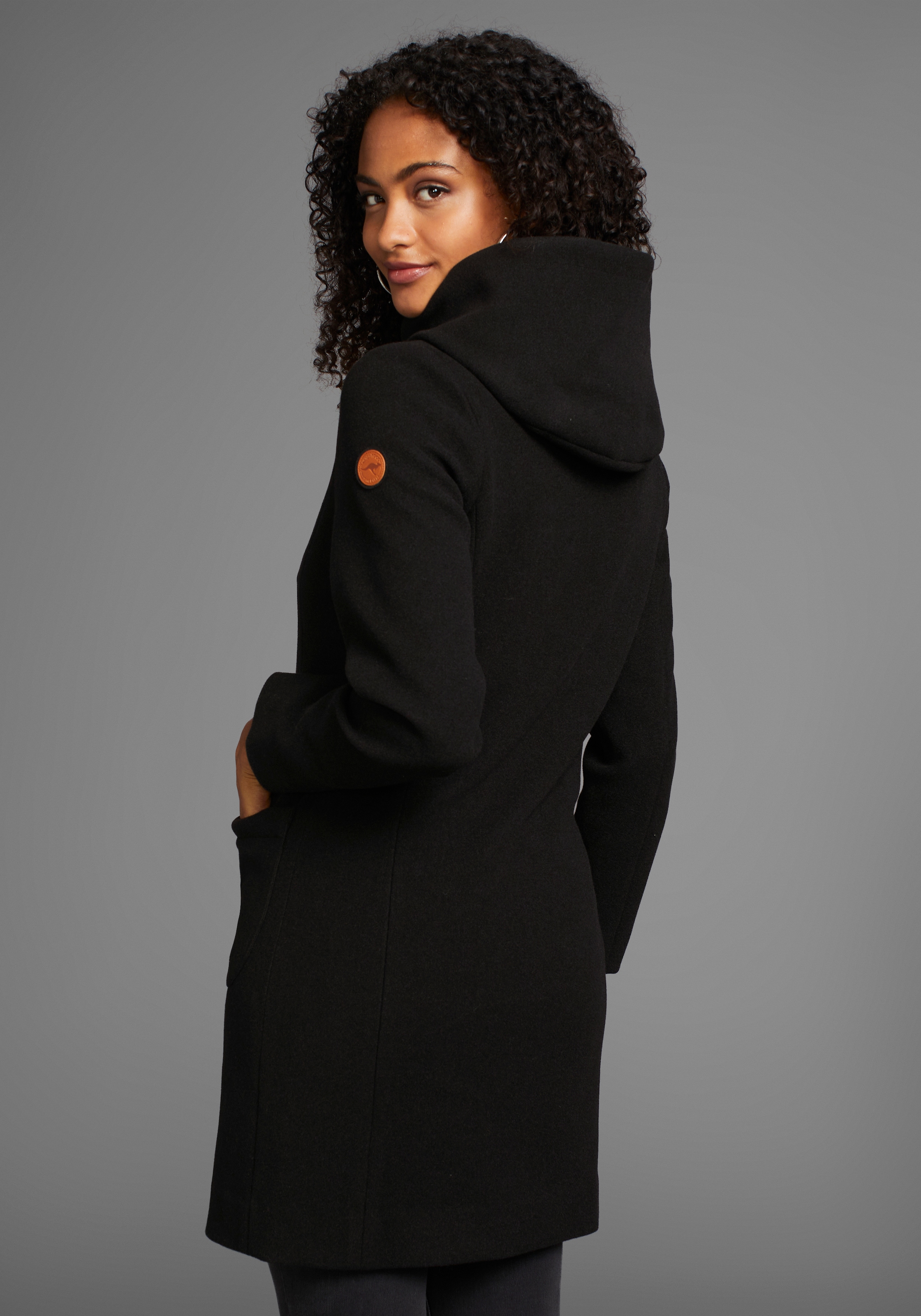 KangaROOS Kurzmantel , mit grosser Kapuze und mit Fleece gefüttert