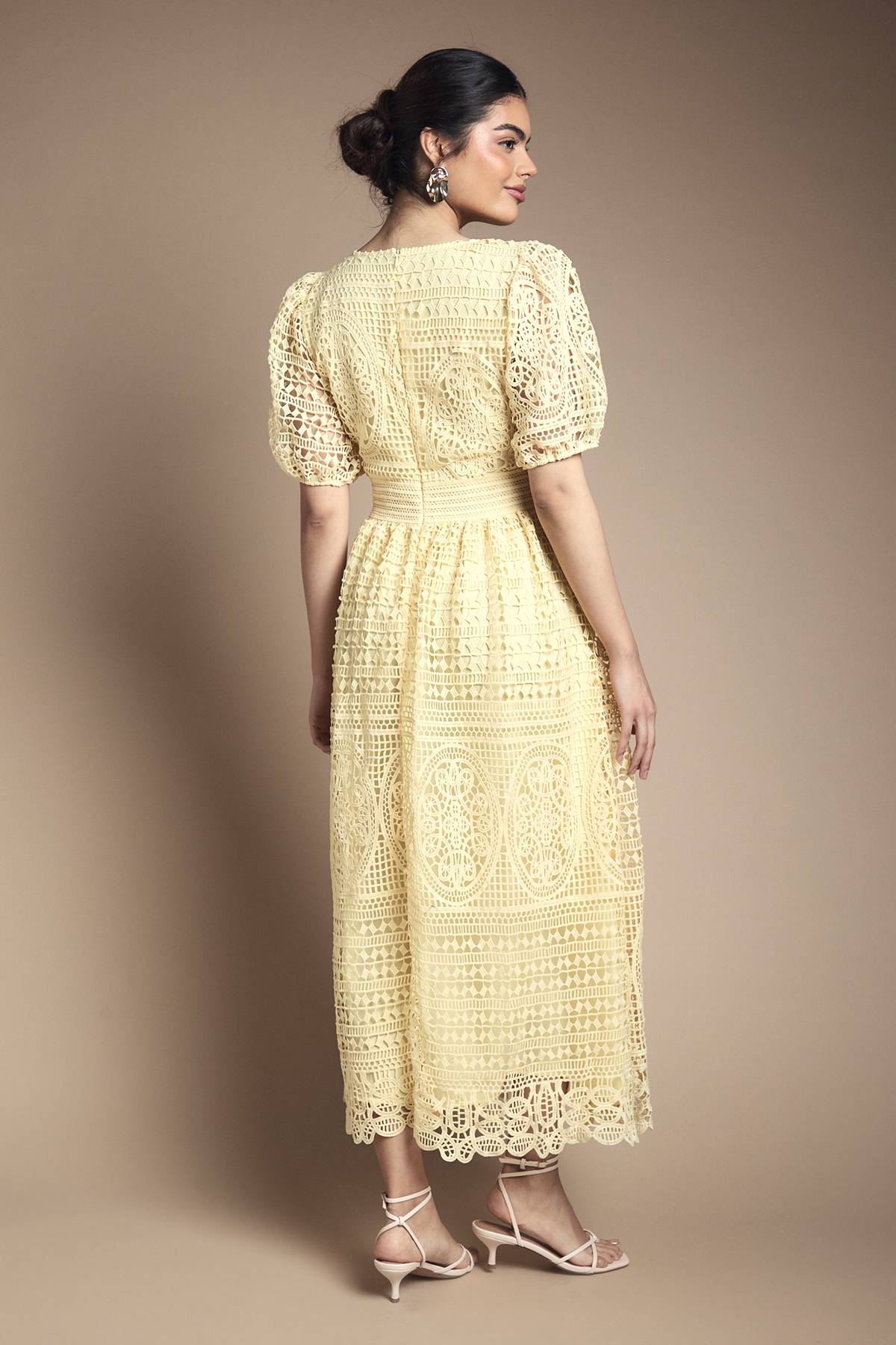 Oasis Robe Mi-longue En Dentelle À Manches Bouffantes
