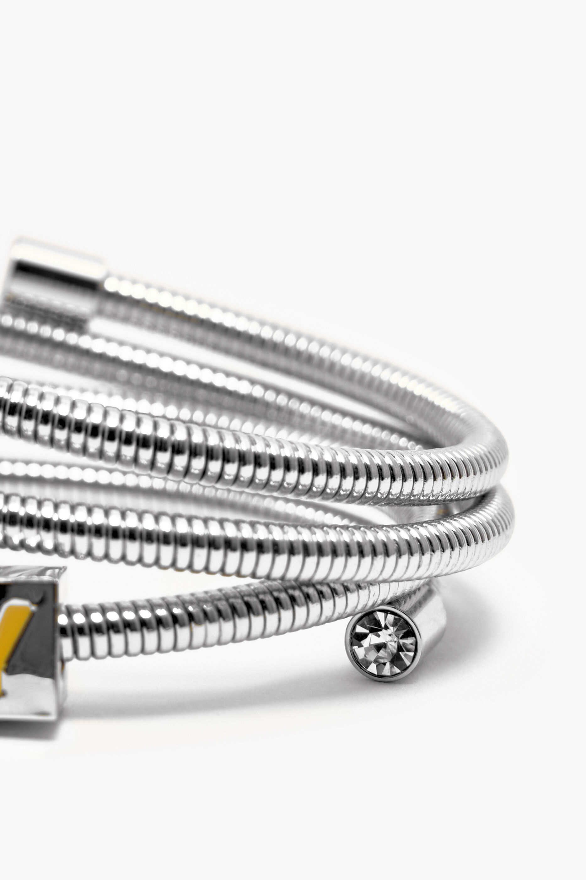 Pulseira de mola com logotipo prateado