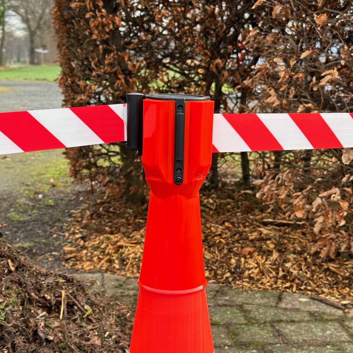 UvV-Conny verkeerskegelbevestiging 5 m afzetlint / afzetband voor pylonen / zonder lint rood