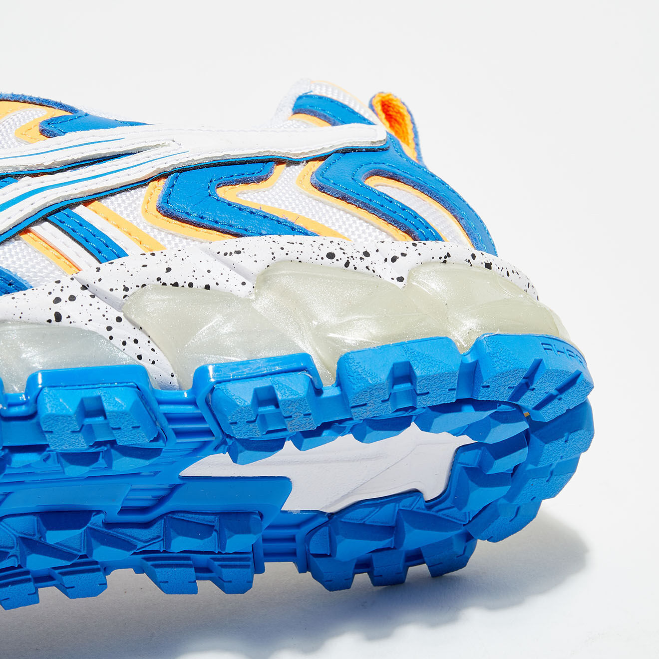 Asics Baskets Nandi blanc/bleu
