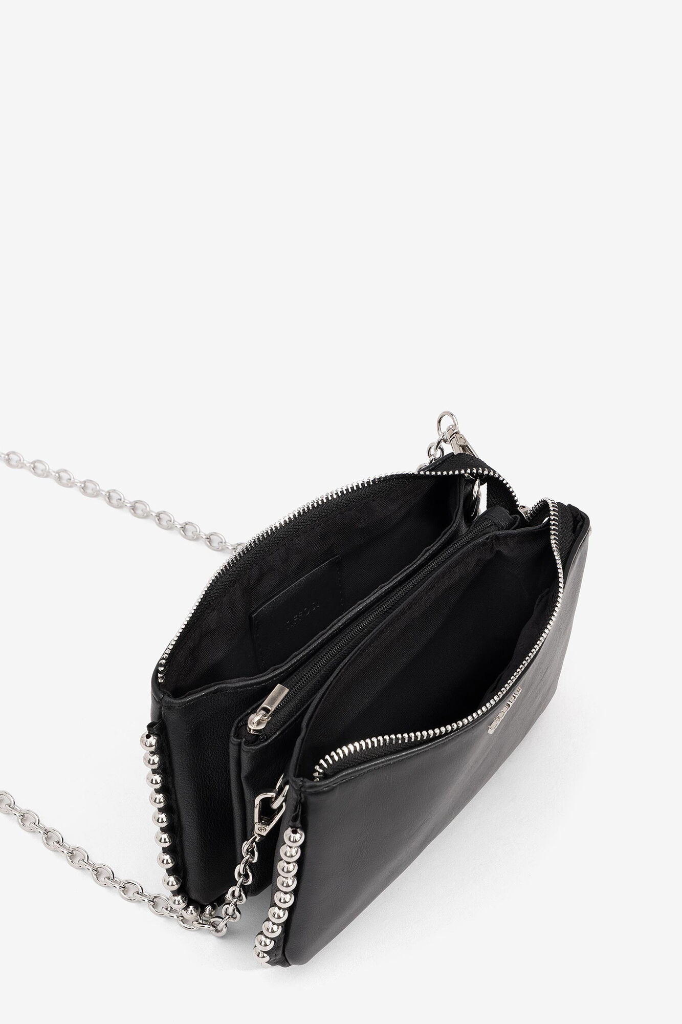Bolsa Crossbody com Apliques de Metal
