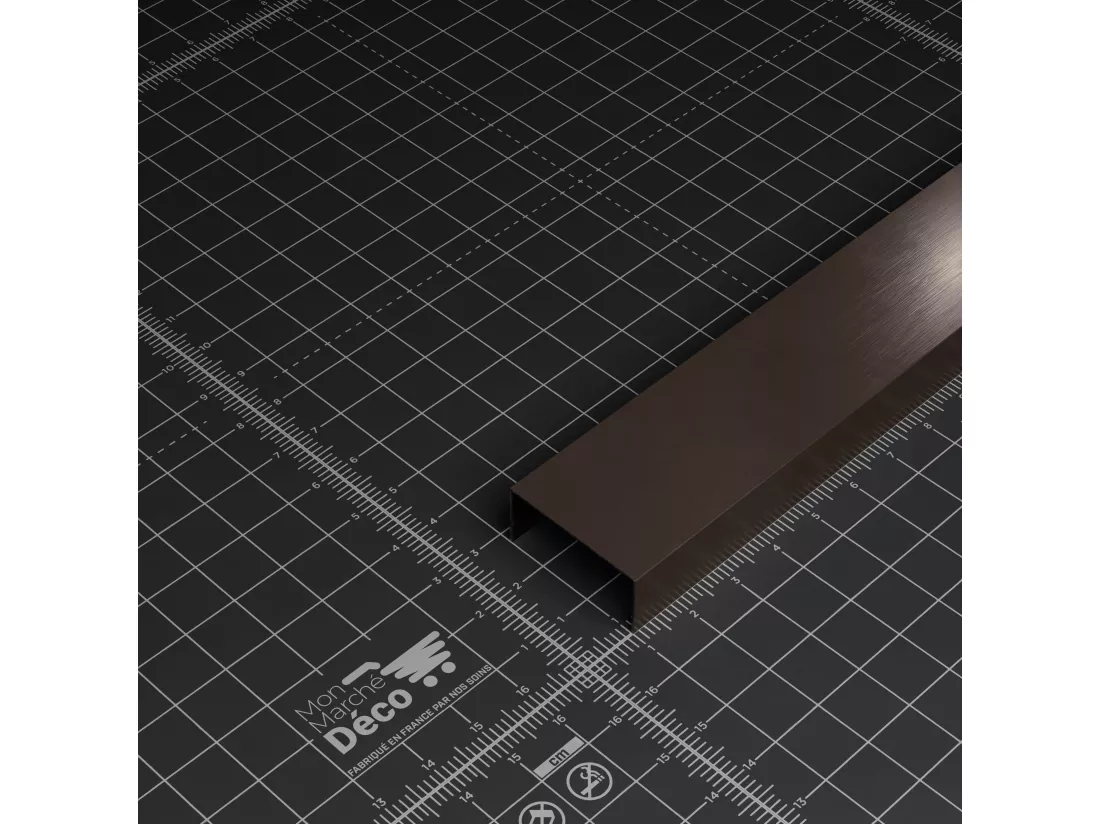 Profilé U Décoratif pour Panneau Tasseau Bois - Gris Foncé - 20 cm