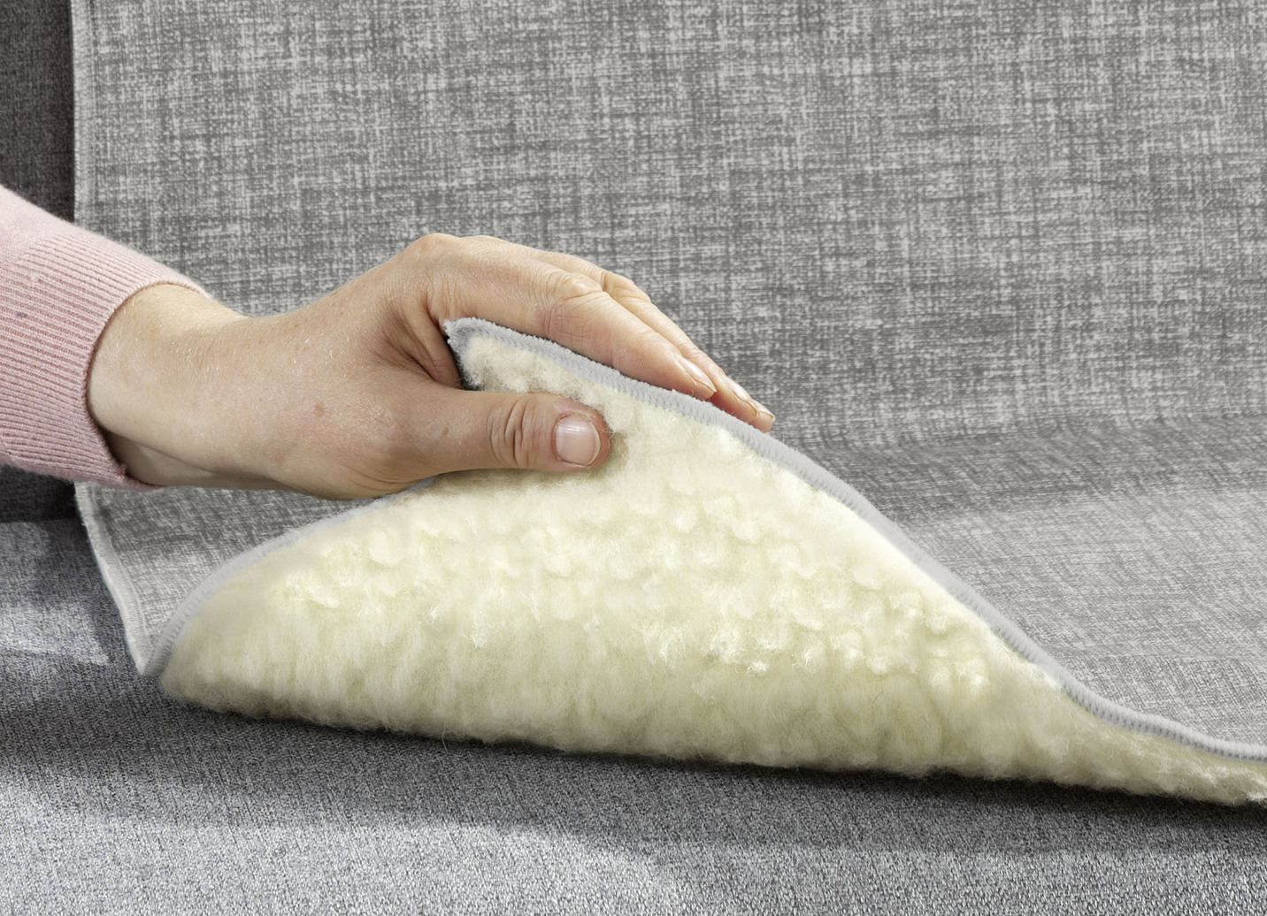 2-in-1 Wohnaccessoires mit wohlig warmem Flor