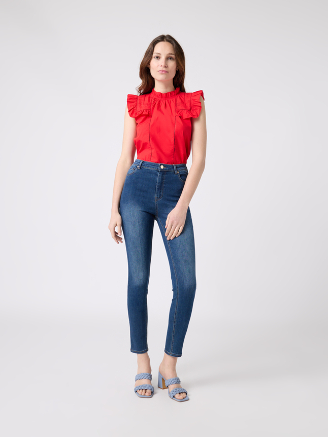 Blouse brodée sans manche