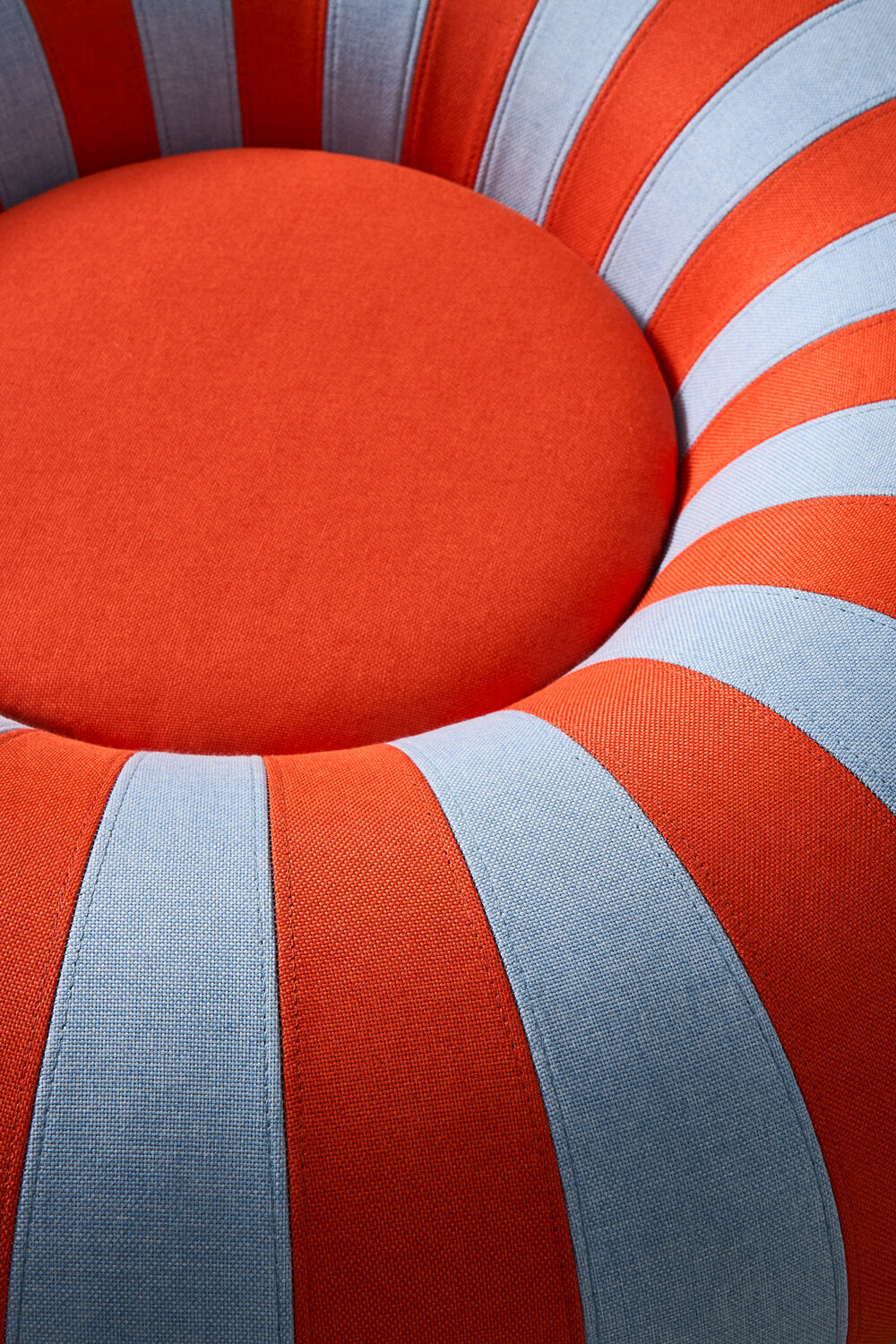Studio About  Float puf, Blue/red - 30x100 cm.