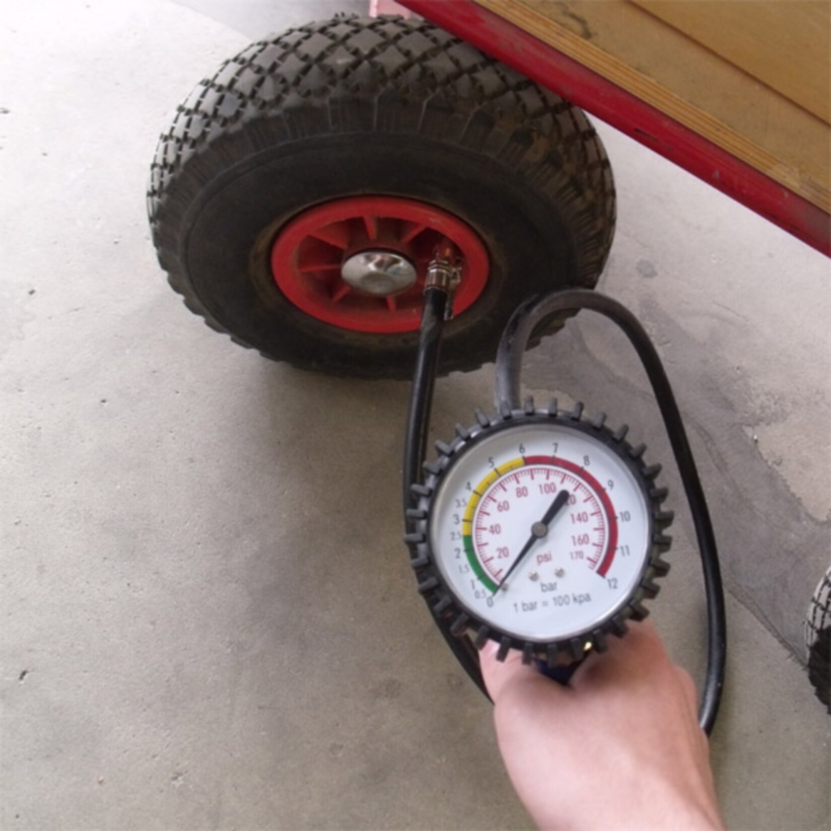 Mauk Druckluft Reifenfüller (Manometer Ø 6,3 cm) 10 bar