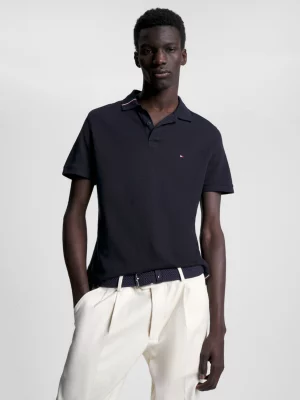 Polo de corte regular com gola exclusiva