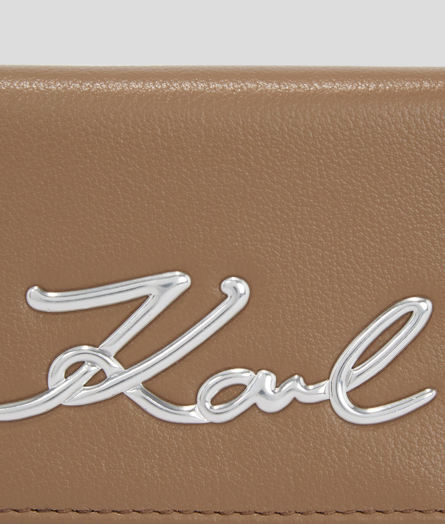 PORTE-CARTES ZIPPÉ À TROIS VOLETS K/SIGNATURE