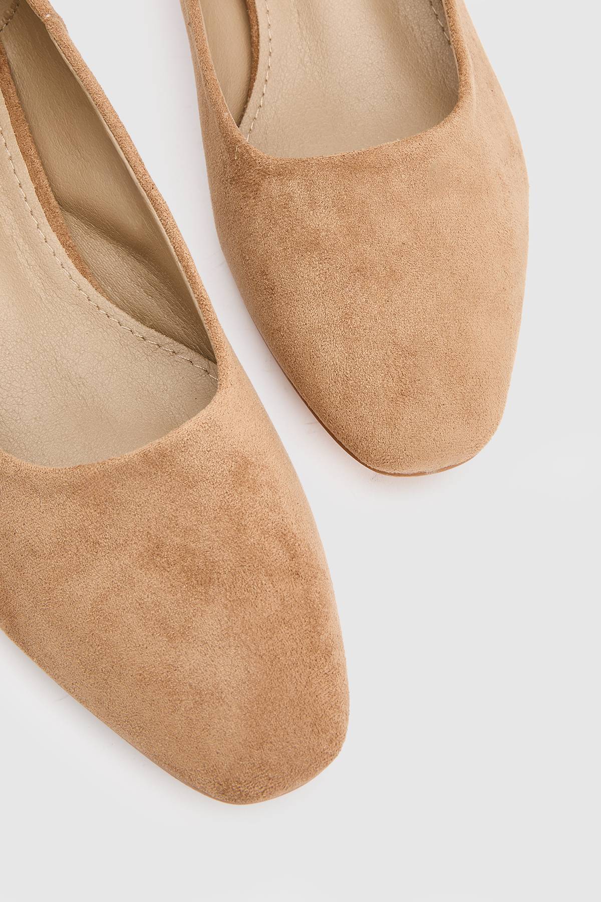 Wallis Ballerines Layla À Talon Bloc Bas En Synthétique Avec Dos Élastiqué
