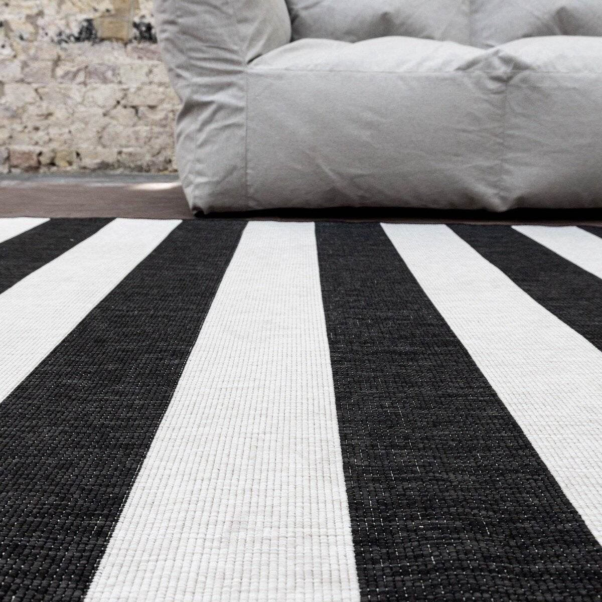 Eva Interior Buitenkleed Stripes zwart|wit dubbelzijdig - 240 x 340 cm