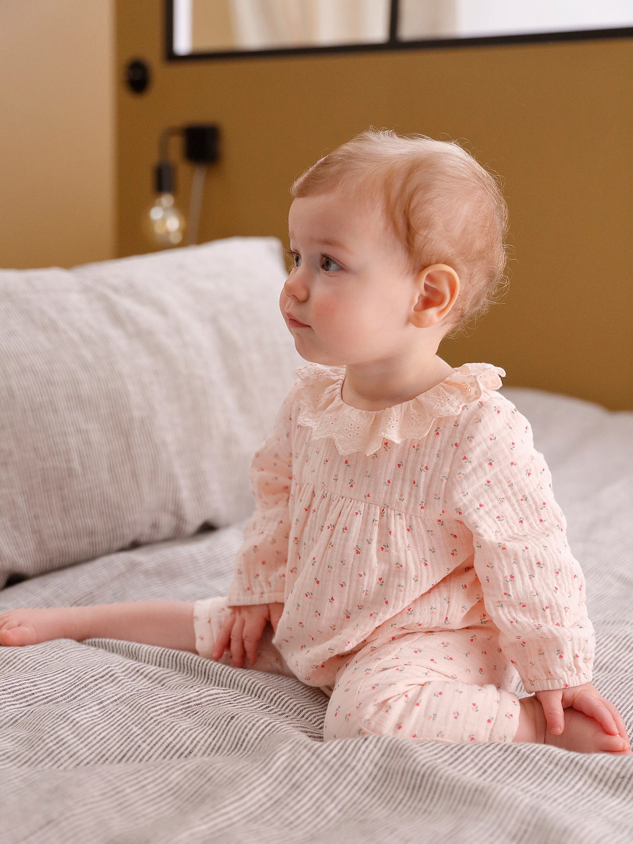 Vertbaudet Mädchen Baby Overall, Lochstickerei hellrosa