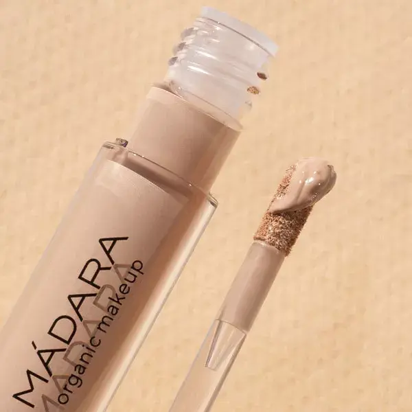 MÁDARA Corretivo Iluminador e Aperfeiçoador nº 30 Warm Latte 4ml