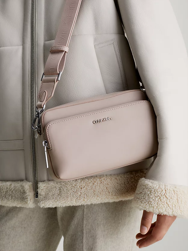 Bolsa de ombro em couro sintético