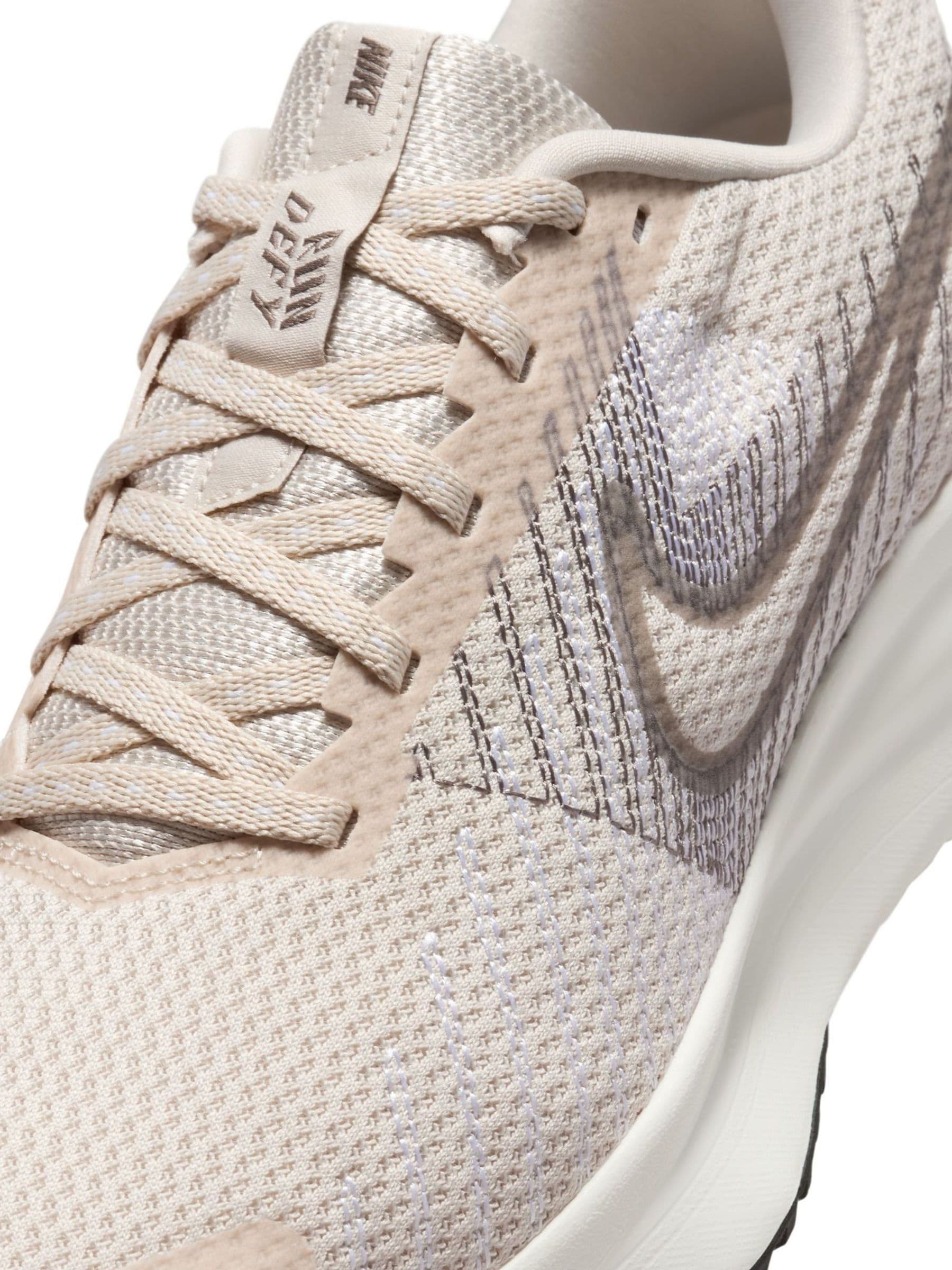 Neutraal - Nike Run Defy Road hardloopschoenen