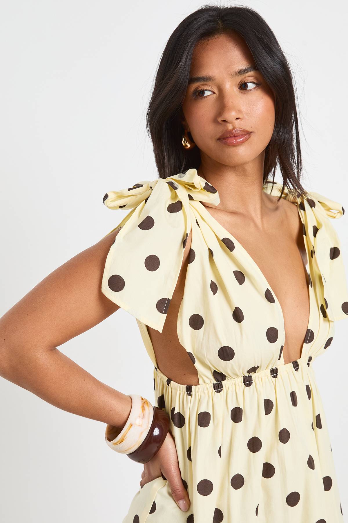 boohoo Mini Robe En Popeline De Coton À Pois Avec Épaules Nouées Petite