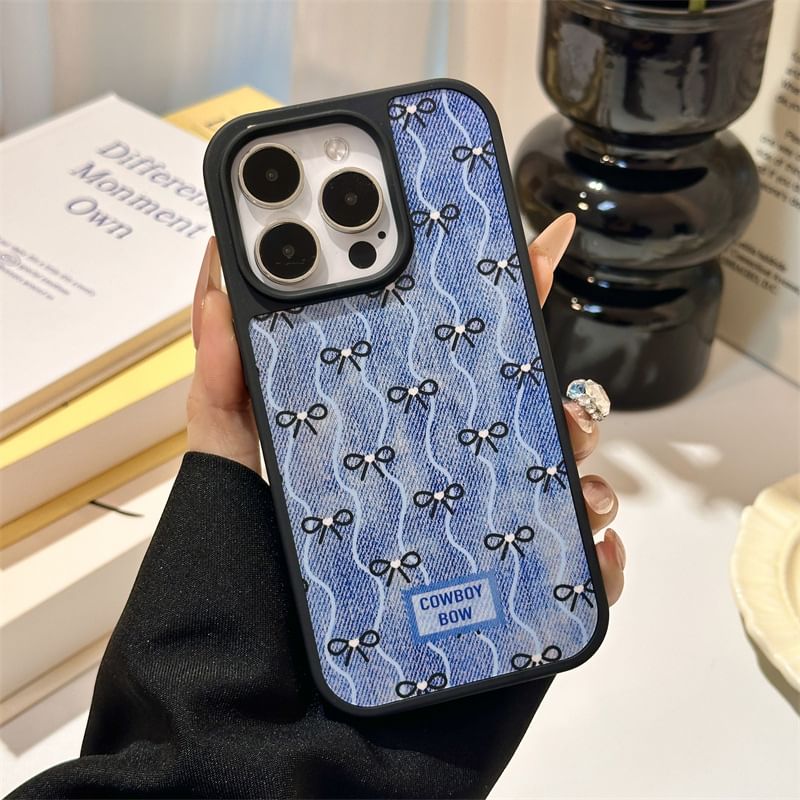 Fonekase - Bow Wavy Denim telefoonhoesje - Apple iPhone 16 Pro Max / 16 Pro / 16 Plus / 16 / 15 Pro Max / 15 Pro / 15 Plus / 15 / 14 Pro Max / 14 Pro / 14 Plus / 14 / SE / 13 Pro Max / 13 Pro / 13