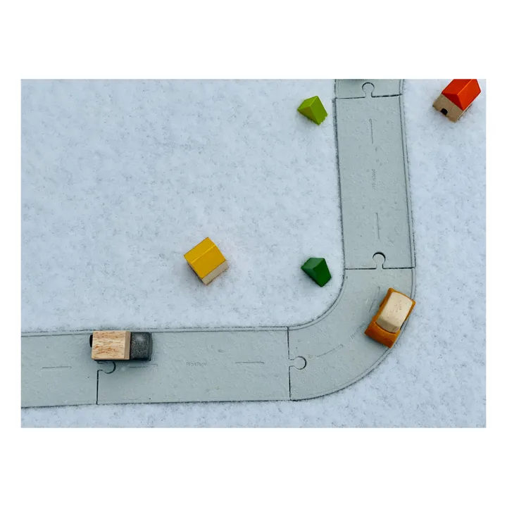 Plan Toys Circuit en caoutchouc naturel et ses accessoires