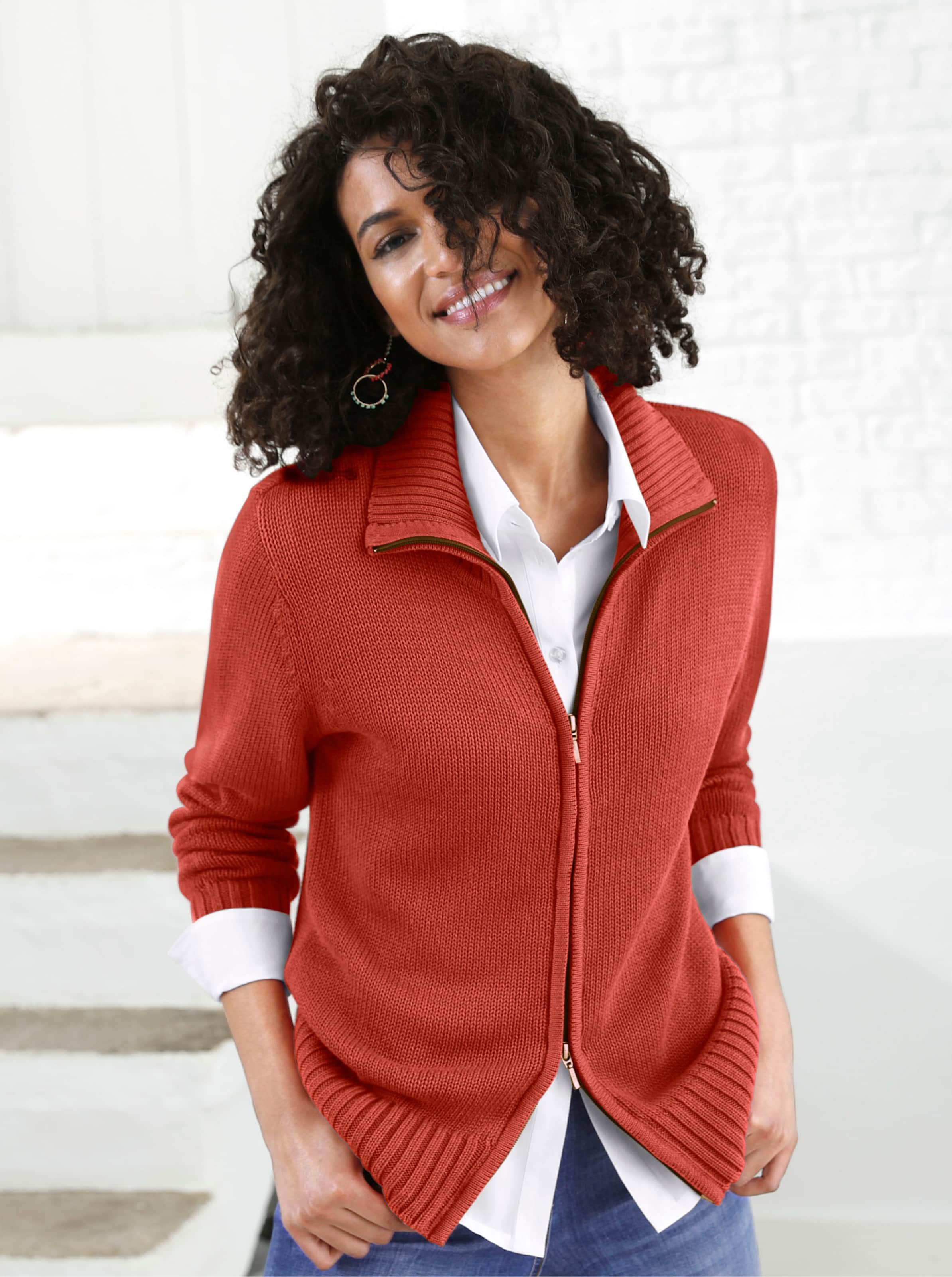 Strickjacke in rostrot
