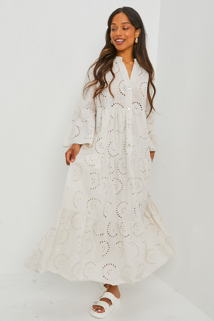Robe beige évasée à détails crochets