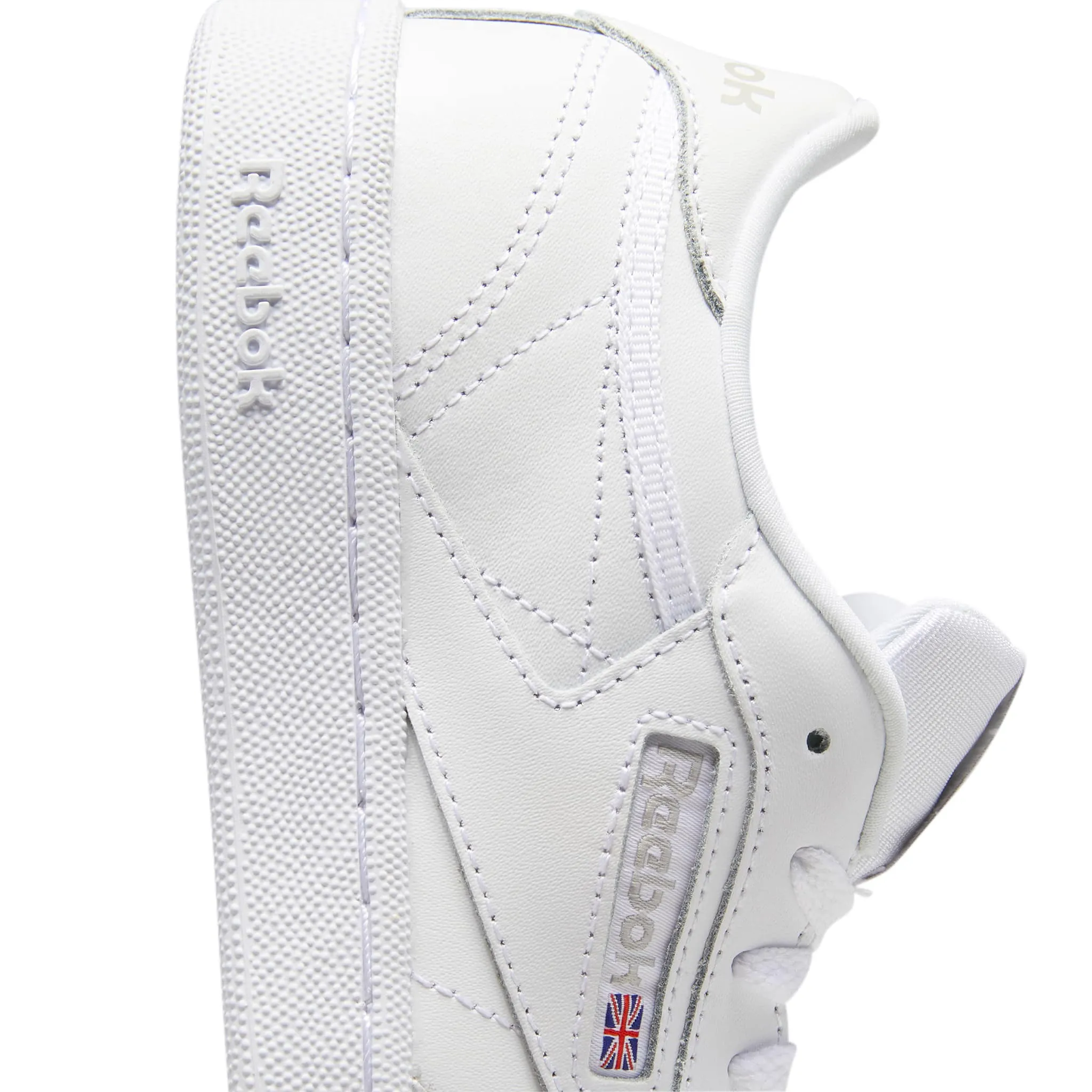 Reebok Soulier Club C Pointures 4-7