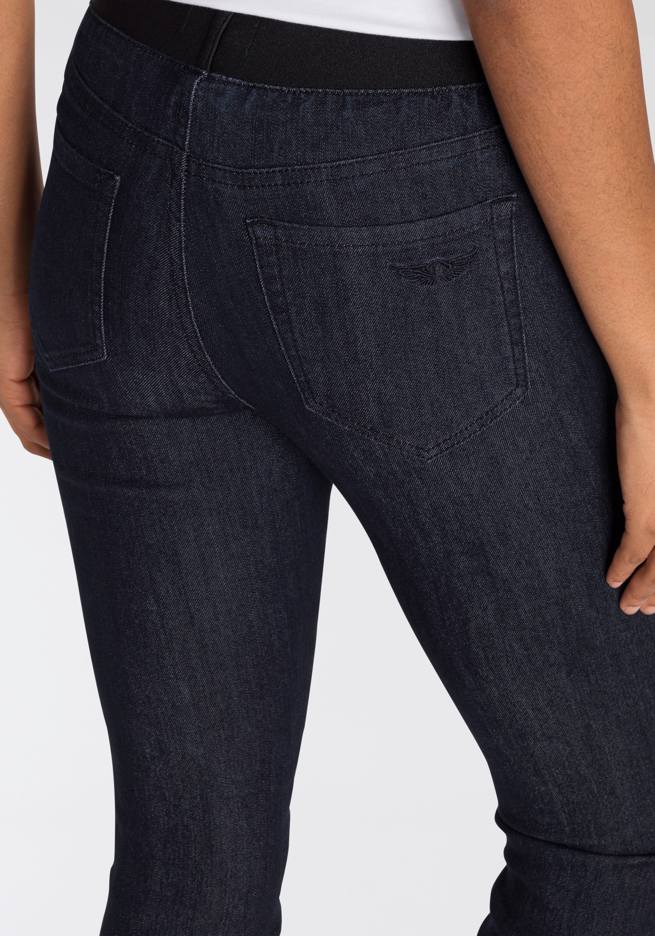 Arizona Skinny-fit-Jeans , extra-enger Schnitt,  komfortable Leibhöhe,  Used-Look-Waschung