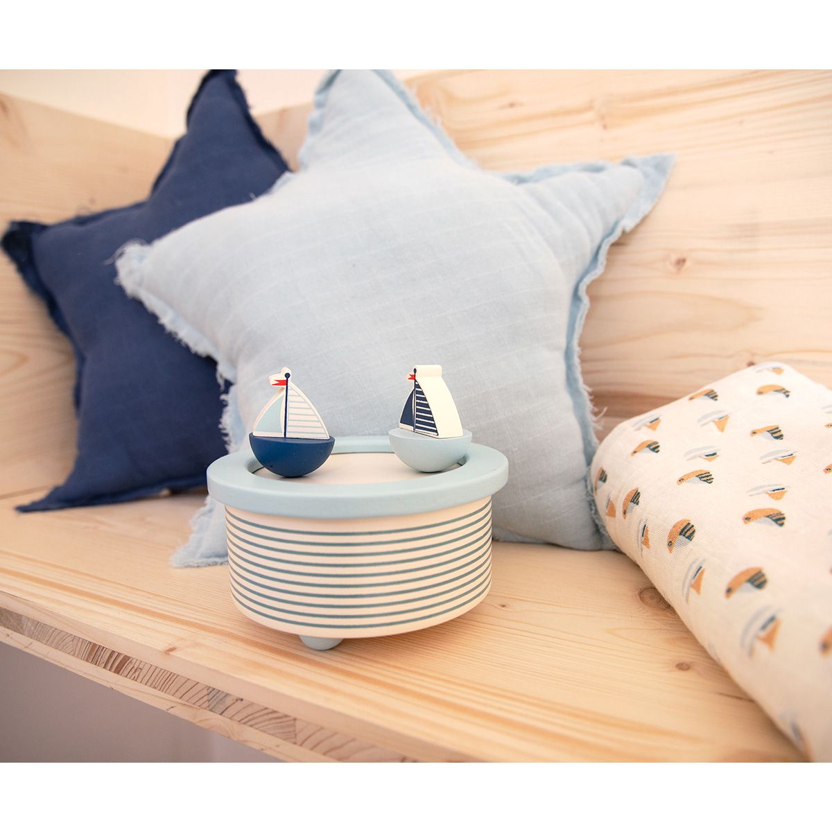 coussin étoile bleu ciel Amande