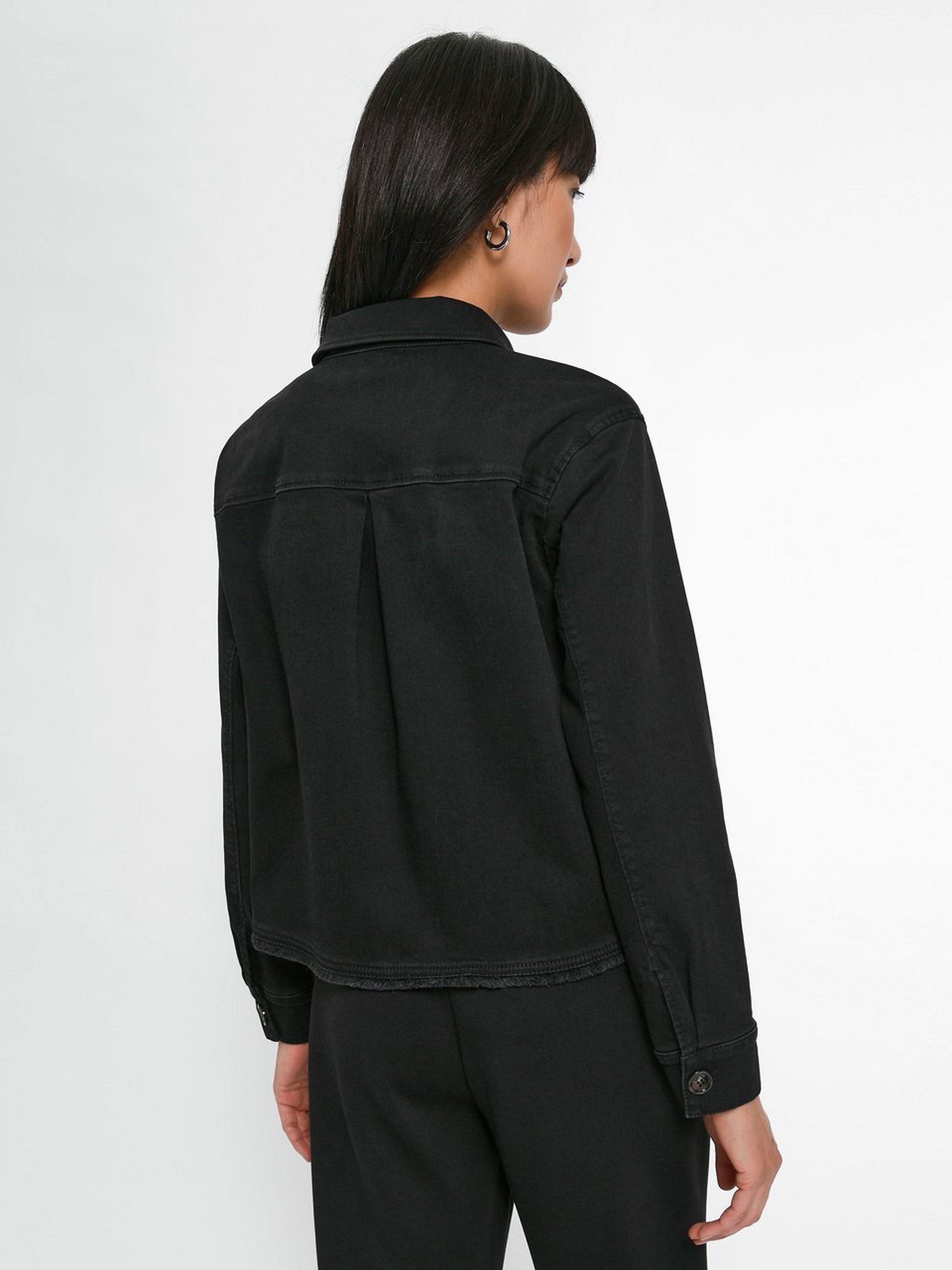 Kurze Jeansjacke mit überschnittenen Schultern